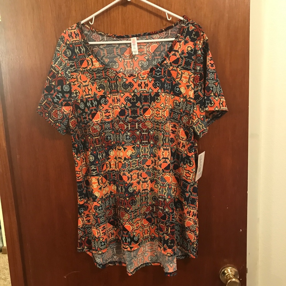 LuLaRoe Plus Size Classic Tee